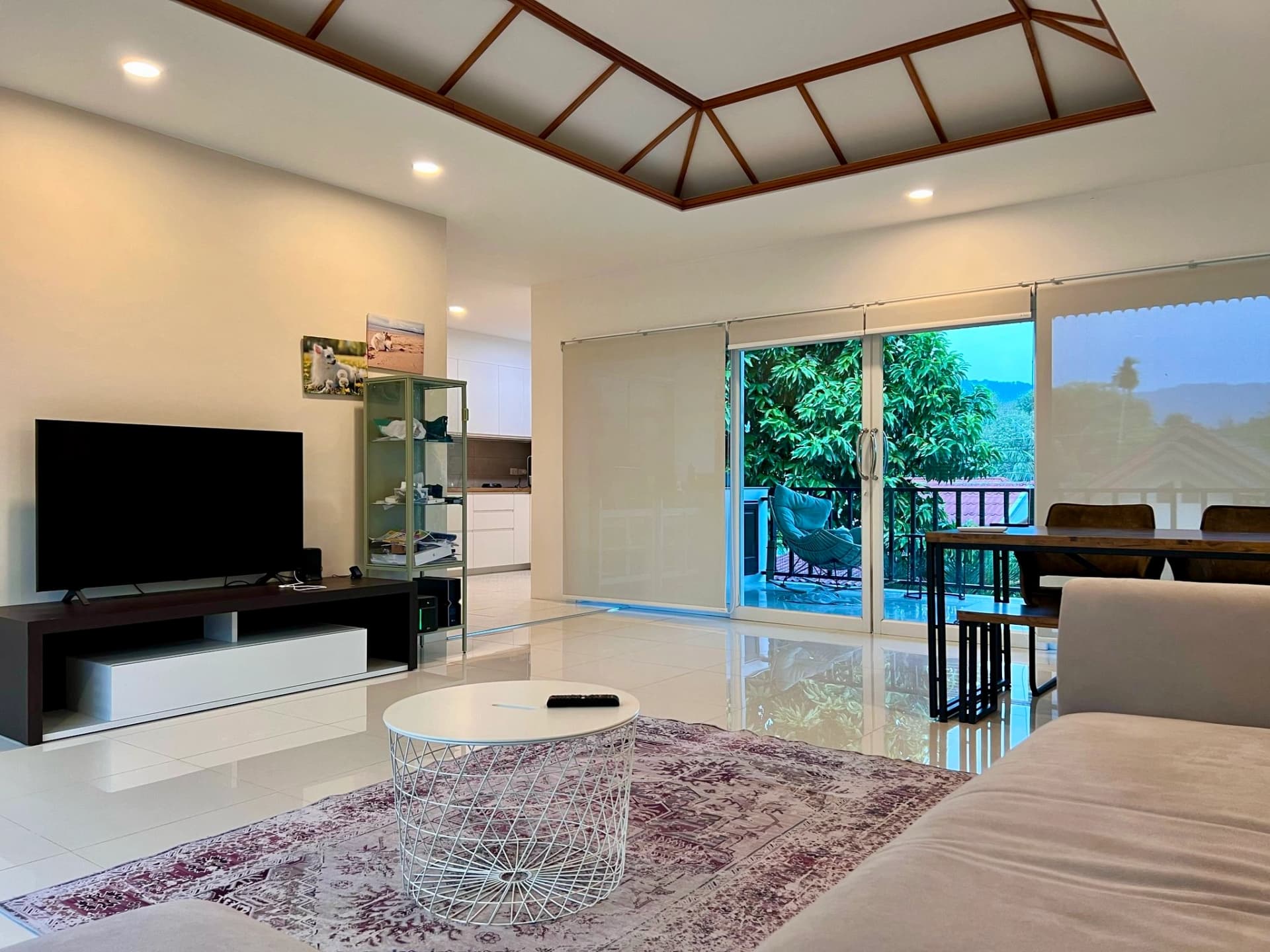 Living room with extra high ceiling recess