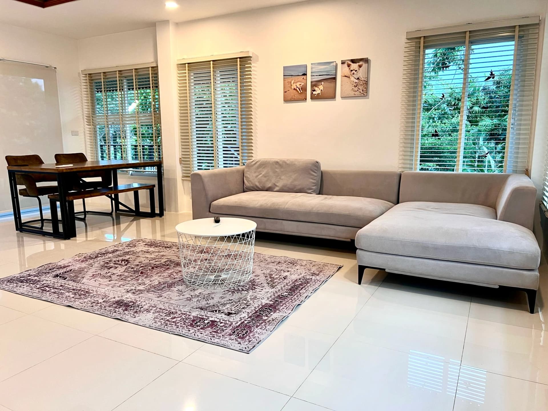 Spacious Living room